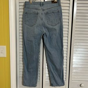 Hollister Women Size W27 L25 Ultra High-Rise Mom Jean with Vintage Stretch Jeans